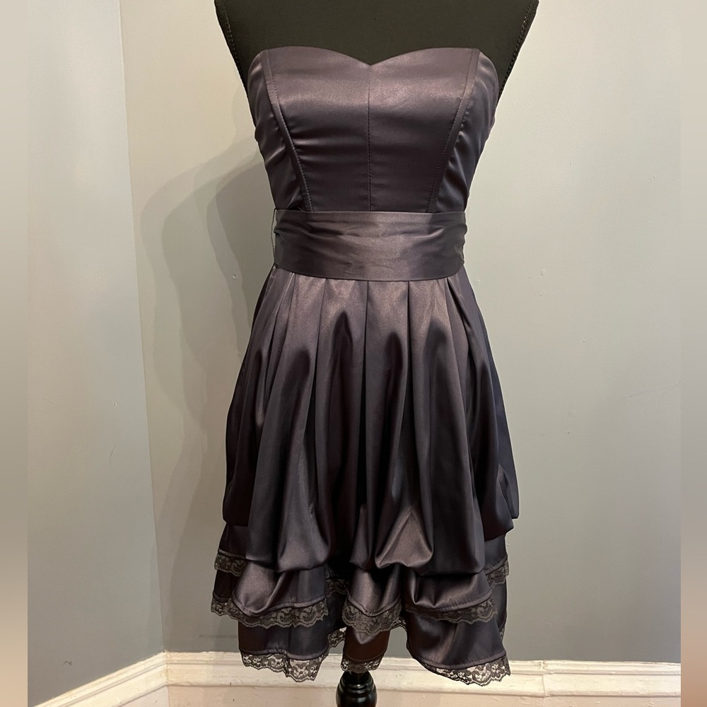 Studio Y Strapless Dark Metallic Gray Dress with Lace Trim, size 1/2